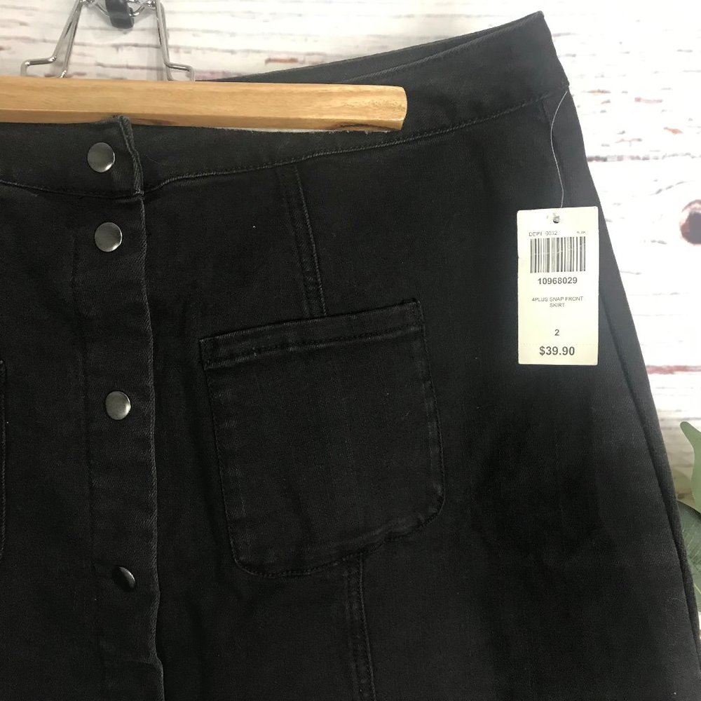 Blackheart Size 2 Plus Size Black Jean Skirt - Picture 5 of 5